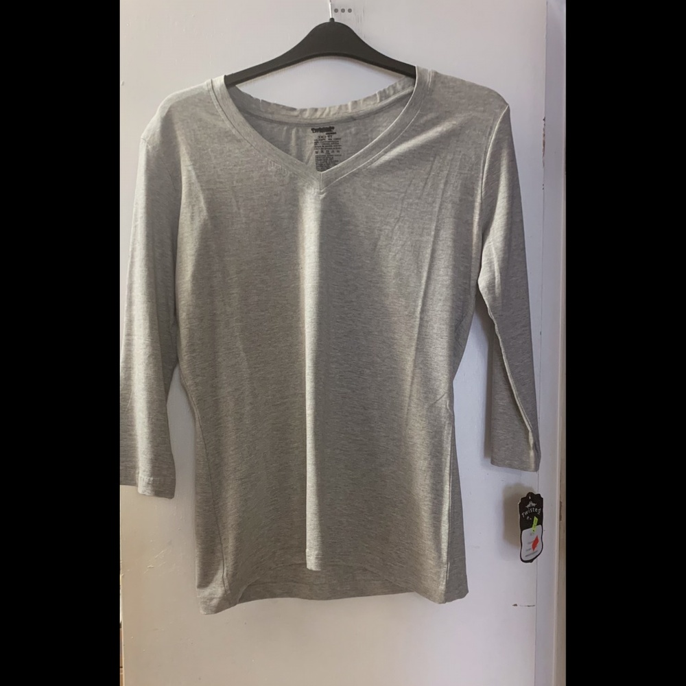 Full Figure V-neck Long Sleeve T-Shirt